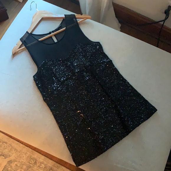 NWOT CLUB MONACO SEQUIN TOP - Picture 4 of 6
